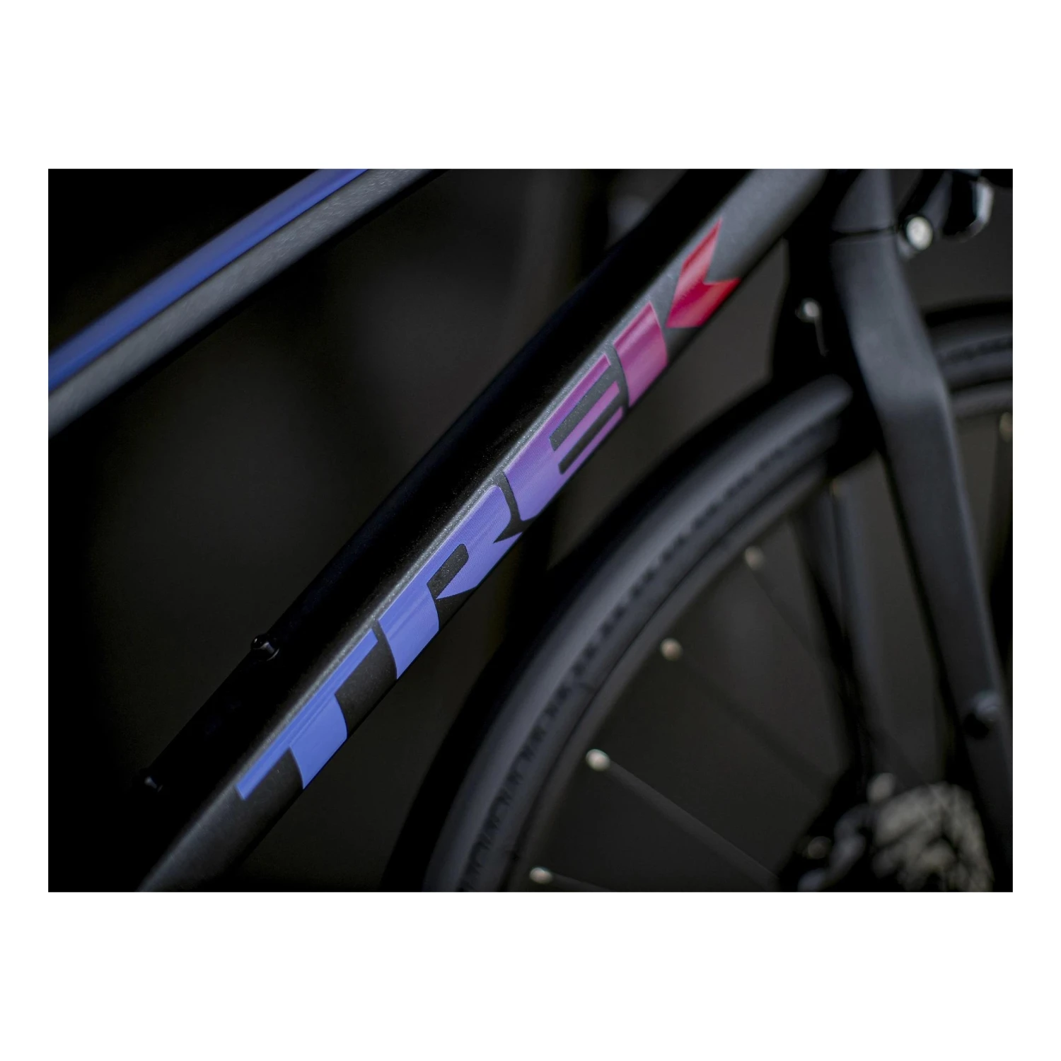 Trek FX 3 Equipped Stagger Homme Noir Mat 9 Trek FX 3 Equipped Stagger Homme Noir Mat – Image 7