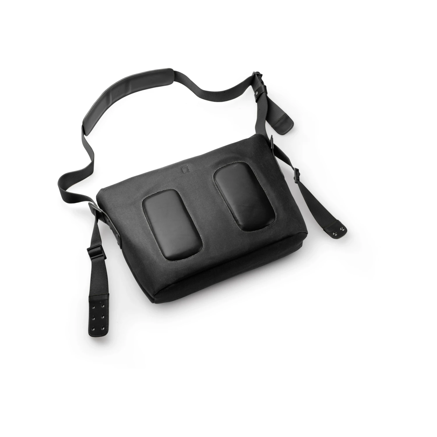 Brooks England Barbican Messenger Bag Black Noir 4 Brooks England Barbican Messenger Bag Black Noir – Image 2