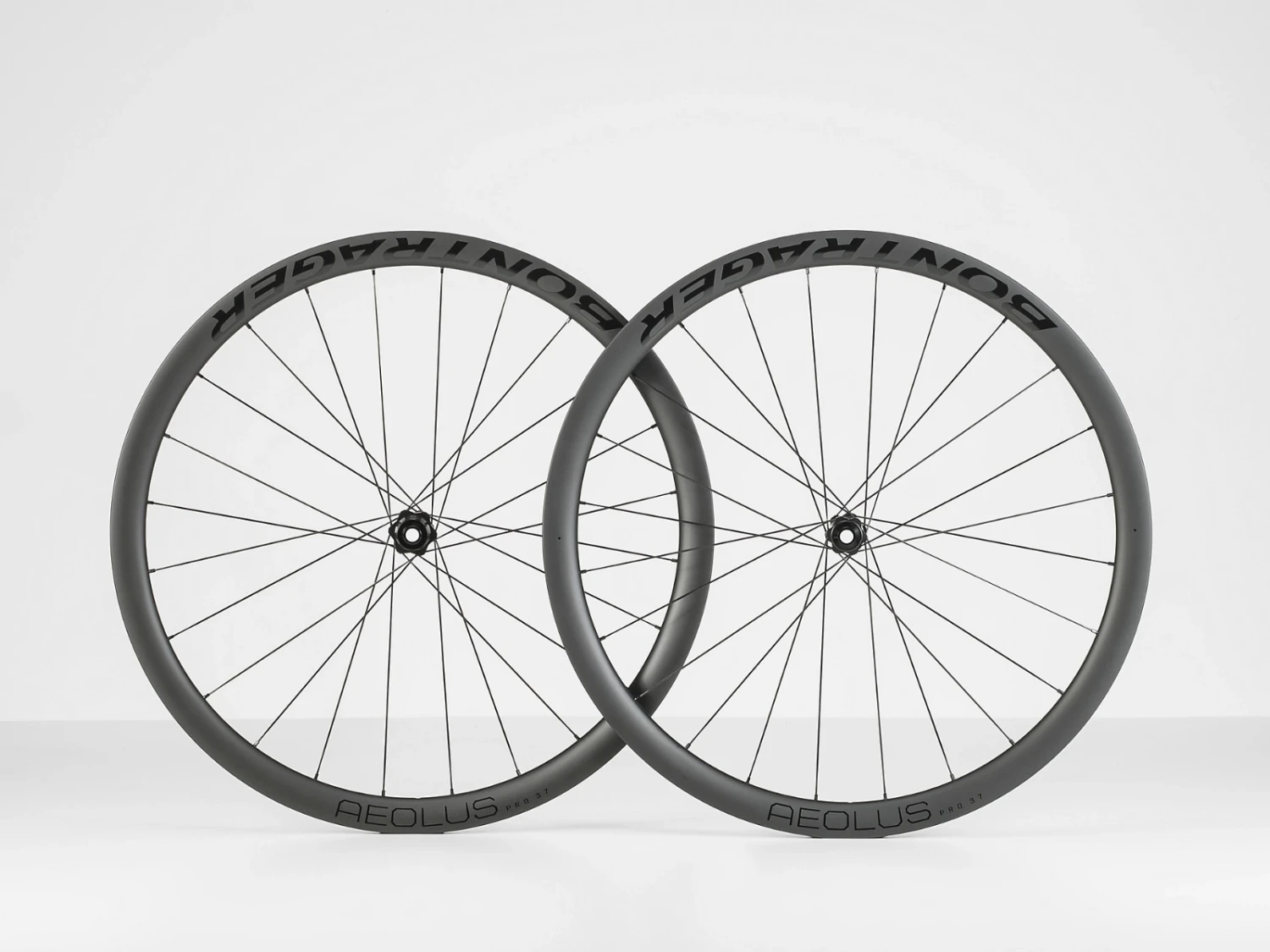 Bontrager Paire De Roues PRO TLR 37mm - Freinage Disque (Centerlock) - Tubeless Ready - Corps Shimano 11s 3 Bontrager Paire De Roues PRO TLR 37mm - Freinage Disque (Centerlock) - Tubeless Ready - Corps Shimano 11s