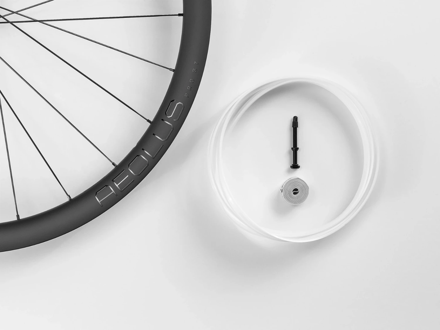 Bontrager Paire De Roues PRO TLR 37mm - Freinage Disque (Centerlock) - Tubeless Ready - Corps Shimano 11s 7 Bontrager Paire De Roues PRO TLR 37mm - Freinage Disque (Centerlock) - Tubeless Ready - Corps Shimano 11s – Image 5