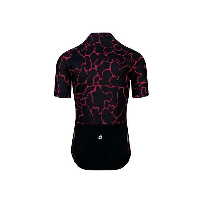 Assos MILLE GT Summer SS Jersey C2 Voganski Vignaccia Red Homme Noir 5 Assos MILLE GT Summer SS Jersey C2 Voganski Vignaccia Red Homme Noir – Image 3