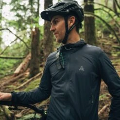 7Mesh Northwoods Windshell Men's Eclipse Homme Noir 13 7Mesh Northwoods Windshell Men's Eclipse Homme Noir -RideLight Boutique main 324815 208354 6 99ae