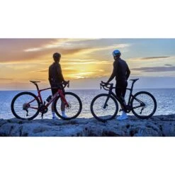 Pinarello X3 105 Di2 Fulcrum Racing 800 Rouge 19 Pinarello X3 105 Di2 Fulcrum Racing 800 Rouge -RideLight Boutique main 3360 resize 5a25b47099e1bf432bd422c6e8f1f2c8 f0fc