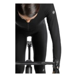 Assos UMA GT Winter Jacket EVO Black Series Femme Noir 17 Assos UMA GT Winter Jacket EVO Black Series Femme Noir -RideLight Boutique main 336224 216633 8 6fb0