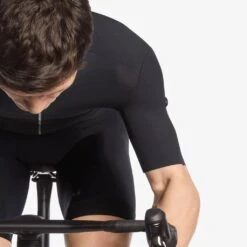 Assos EQUIPE RS Aero SS Jersey Homme Noir 18 Assos EQUIPE RS Aero SS Jersey Homme Noir -RideLight Boutique main ASSOS 11.20.278.13 41 copie 8c53