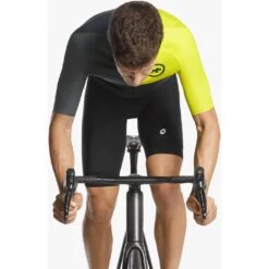 Assos MILLE GT Jersey C2 EVO Stahlstern Optic Yellow Homme 15 Assos MILLE GT Jersey C2 EVO Stahlstern Optic Yellow Homme -RideLight Boutique main ASSOS 11.20.346.3F 31 2632