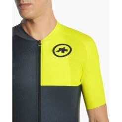Assos MILLE GT Jersey C2 EVO Stahlstern Optic Yellow Homme 14 Assos MILLE GT Jersey C2 EVO Stahlstern Optic Yellow Homme -RideLight Boutique main ASSOS 11.20.346.3F 41 9416