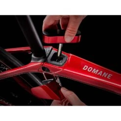 Trek Domane SL 6 Etap Rouge 23 Trek Domane SL 6 Etap Rouge -RideLight Boutique main DomaneSL6eTap 23 36152 A Alt7 071b