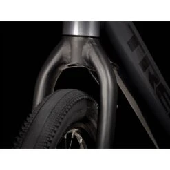 Trek Dual Sport+ 2 Stagger Gris 26 Trek Dual Sport+ 2 Stagger Gris -RideLight Boutique main DualSportPlus2Stagger 23 35855 A Alt9 0190