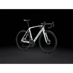 Trek Emonda SL 7 15 Trek Emonda SL 7 -RideLight Boutique main EmondaSL7 22 35046 B Portrait 7e13