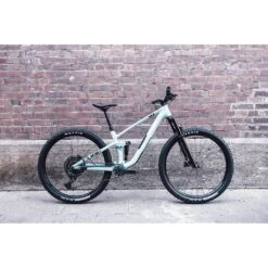 Cube Stereo ONE22 Race Homme Bleu Ciel 9 Cube Stereo ONE22 Race Homme Bleu Ciel -RideLight Boutique main O 400 90089 654201 O 00 f029