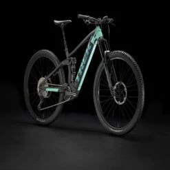 Trek Rail 5 Deore 500W Homme 23 Trek Rail 5 Deore 500W Homme -RideLight Boutique main Rail5Deore 22 35032 B Portrait a82a
